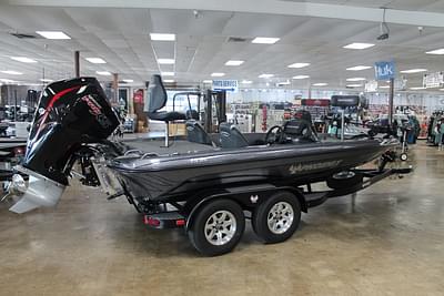 BOATZON | Phoenix Bass Boats 818 PRO 2025