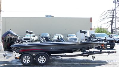 BOATZON | Phoenix Bass Boats 819 ZXL 2025