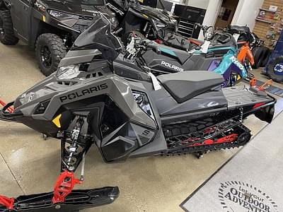 BOATZON | Polaris® ProStar S4 Indy XC 137 Gloss Black 2024