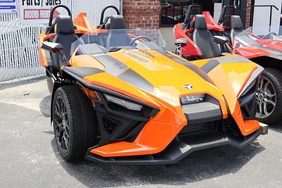 BOATZON | Polaris Slingshot® SLINGSHOT SL MANUAL 2024