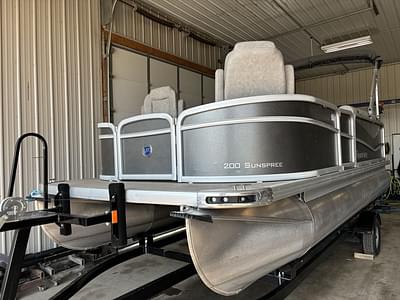 BOATZON | Premier 200 50HP SEA LEGS BUNK TRAILER 2019