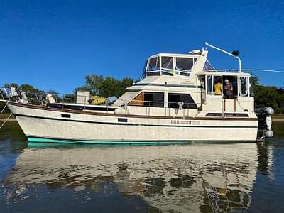 BOATZON | President 43 Double Cabin 1985