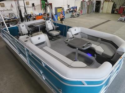 BOATZON | Princecraft Vectra 23 RL SS Swingback Pontoon  Mercury 4Stroke EFI 2025