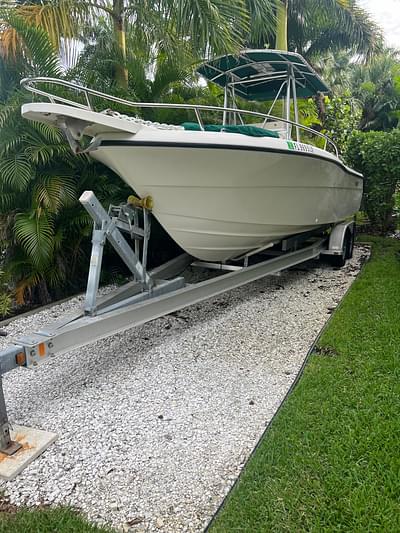 BOATZON | Pursuit 2470 Cc 2001