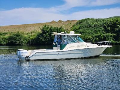 BOATZON | Pursuit 3070 Offshore Center Console 2000