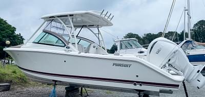 BOATZON | Pursuit DC 246 Dual Console 2025