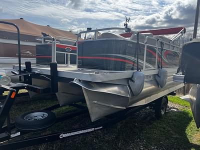 BOATZON | Qwest Pontoons 816 XRE Cruise 2020