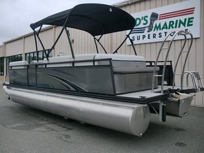 BOATZON | Qwest Pontoons 822 EClass Lanai L 2023