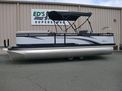 BOATZON | Qwest Pontoons 822 EClass Splash Pad L 2023