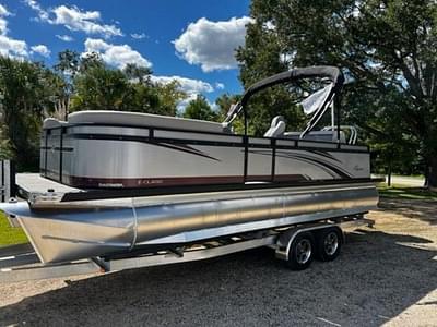 BOATZON | Qwest Pontoons 822 EClass Splash Pad LTZ 2023