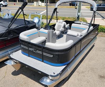 BOATZON | Qwest Pontoons Qwest 818 XRE CRUISE  LT 2023