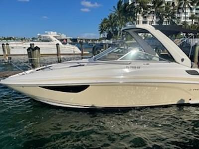 BOATZON | Regal 28 Express 2020