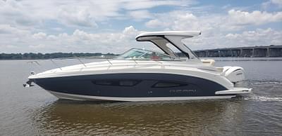 BOATZON | Regal 33 XO 2023