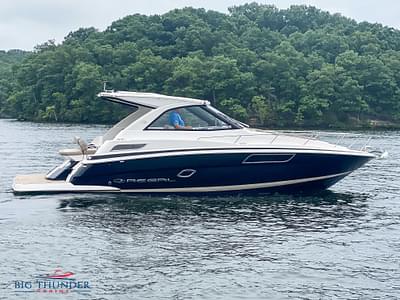 BOATZON | Regal 35 Sport Coupe 2014