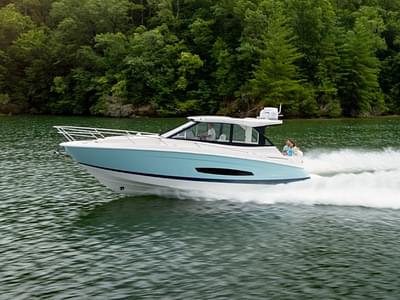 BOATZON | Regal 36 Grande Coupe 2021