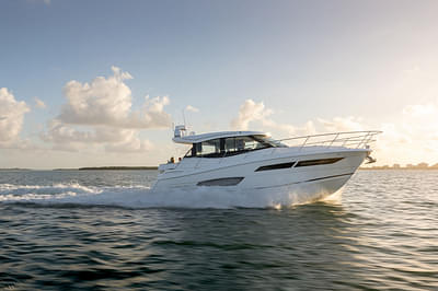 BOATZON | Regal 38 Grande Coupe 2025