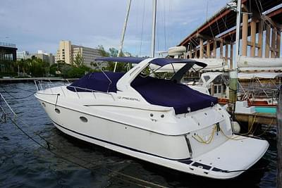 BOATZON | Regal 3830 Commodore