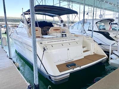 BOATZON | Regal 402 Commodore