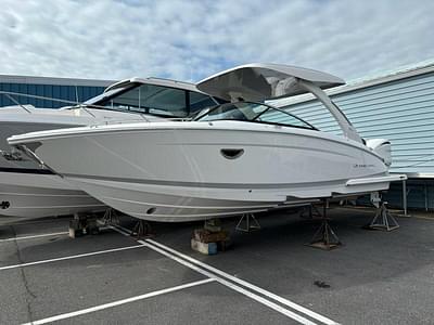 BOATZON | Regal LX9 2025