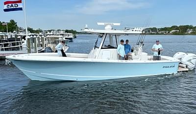 BOATZON | Regulator 31 Center Console 2022