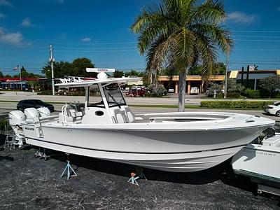 BOATZON | Regulator 34 Center Console 2023