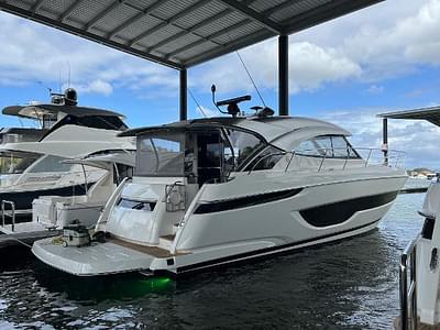 BOATZON | 2024 Riviera 4600 Sport Yacht Platinum Edition