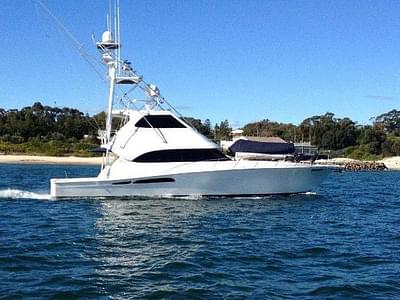 BOATZON | 2004 Riviera 58 Enclosed Flybridge