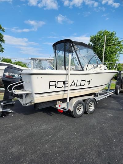 BOATZON | Robalo 2140 walk around 1995