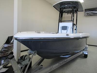 BOATZON | Robalo 226 Cayman 2024