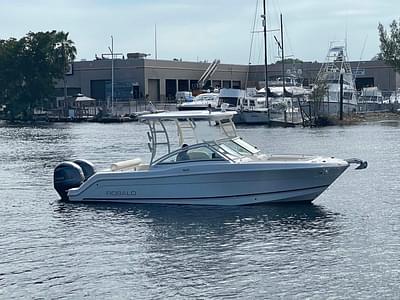 BOATZON | Robalo 247 Dual Console 2017