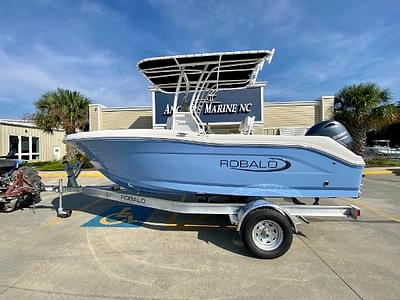 BOATZON | 2024 Robalo R180 Center Console