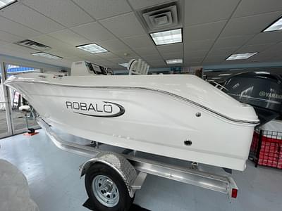 BOATZON | Robalo R180 Center Console 2025