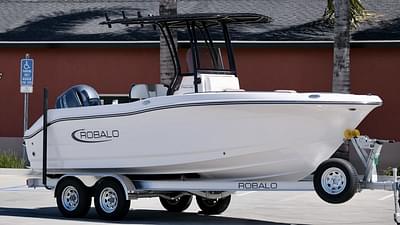 BOATZON | Robalo R200 2023