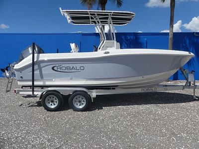 BOATZON | Robalo R200 2024