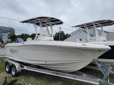 BOATZON | Robalo R200 2025