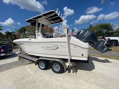 BOATZON | Robalo R200 Center Console 2021