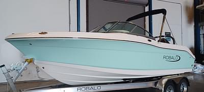 BOATZON | Robalo R207 2024