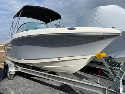 BOATZON | Robalo R207 Dual Console 2024