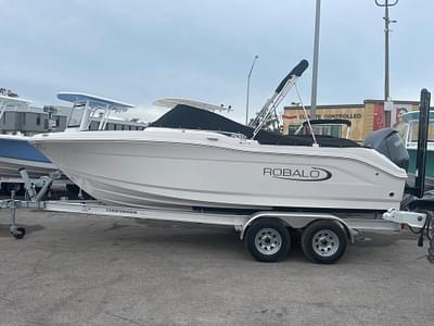 BOATZON | Robalo R207 Dual Console 2024