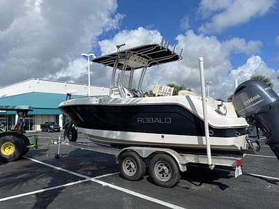 BOATZON | Robalo R222 2016