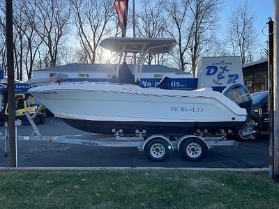 BOATZON | Robalo R222 Center Console 2017