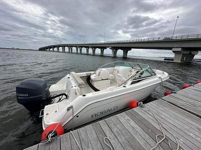 BOATZON | Robalo R227 Dual Console 2013