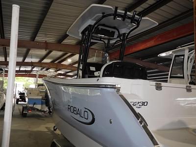 BOATZON | Robalo R230 Center Console 2024