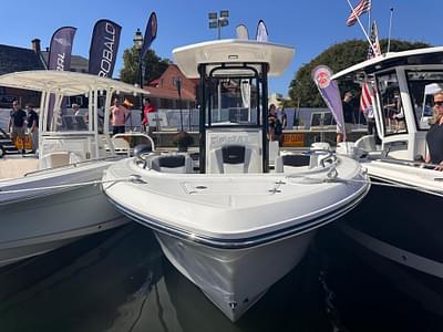 BOATZON | Robalo R232 Explorer 2025