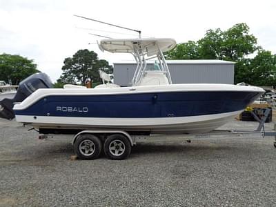 BOATZON | Robalo R240 Center Console 2009