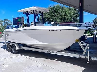 BOATZON | Robalo R242