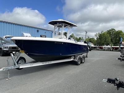 BOATZON | Robalo R242 2022