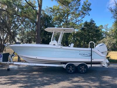 BOATZON | Robalo R242 Center Console 2022