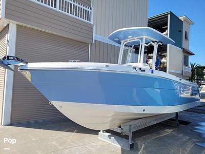 BOATZON | Robalo R242 Explorer