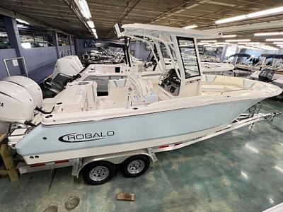 BOATZON | Robalo R250 Center Console 2025